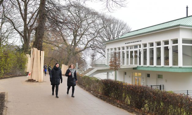 Fertiggestellter Gehweg am Alsterufer – Neues von Haus und Booten