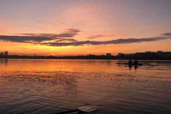 Boot vor Sonnenaufgang